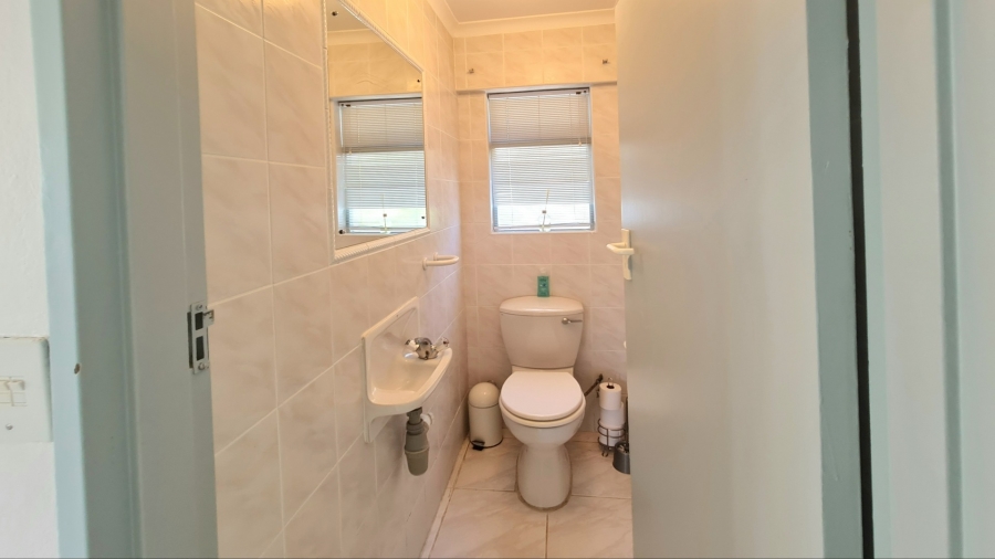 4 Bedroom Property for Sale in Seaside Longships Western Cape